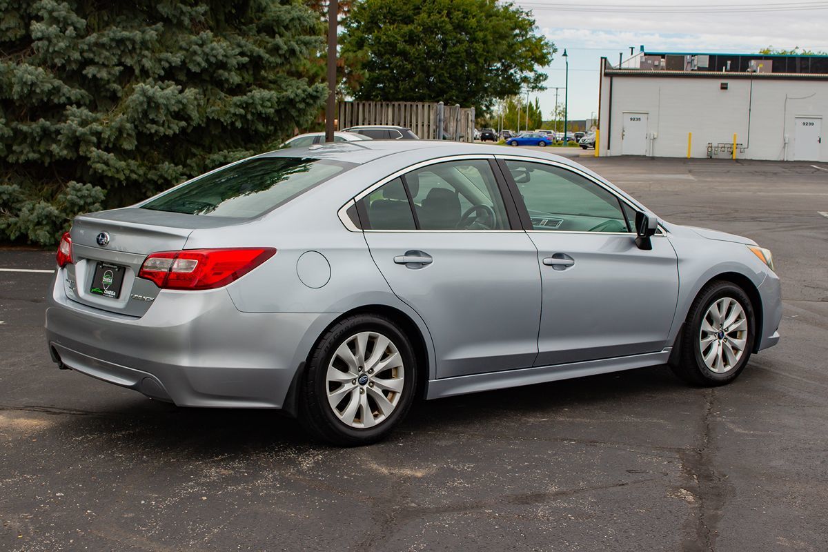 Photo 10 of this Subaru Legacy