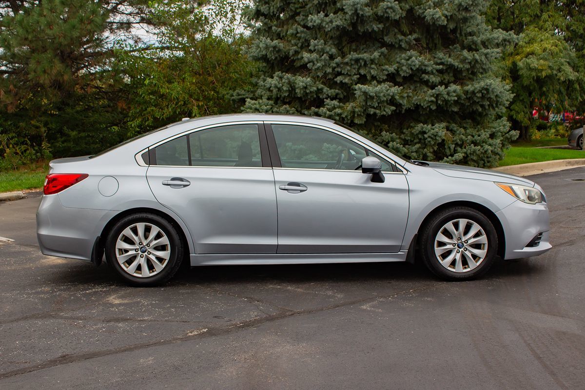 Photo 11 of this Subaru Legacy