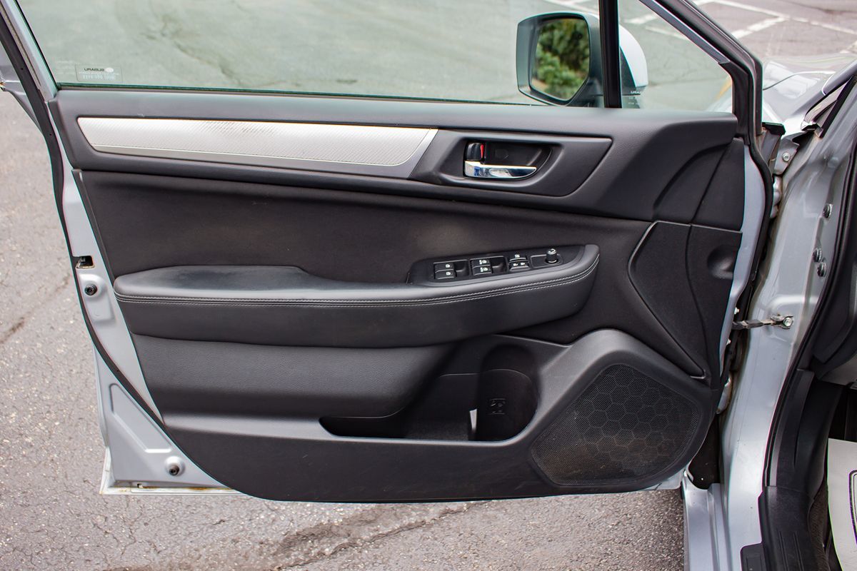 Photo 13 of this Subaru Legacy