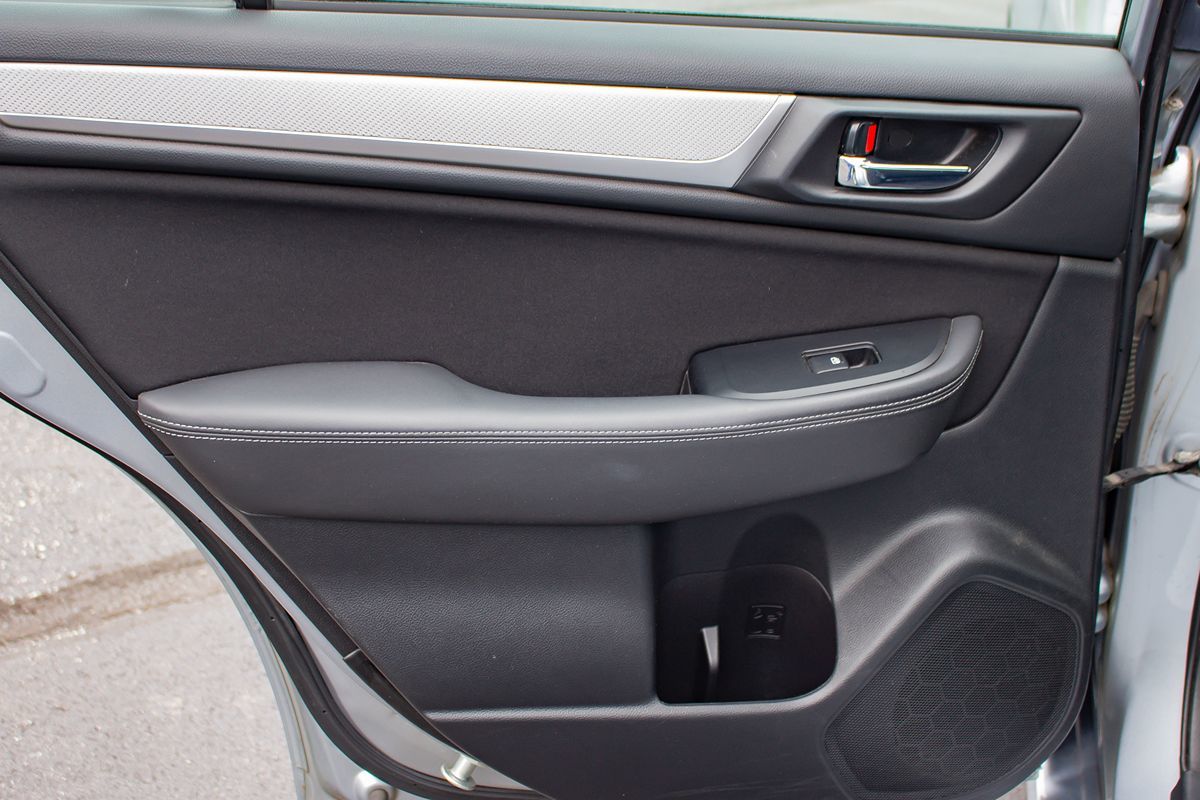 Photo 14 of this Subaru Legacy