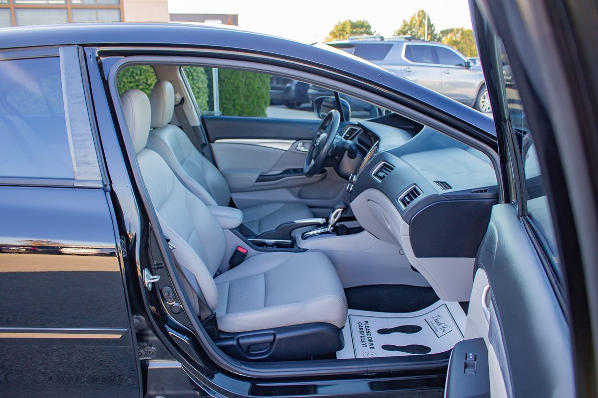 Photo 17 of this Honda Civic Sedan