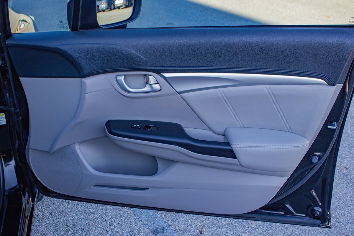 Photo 18 of this Honda Civic Sedan