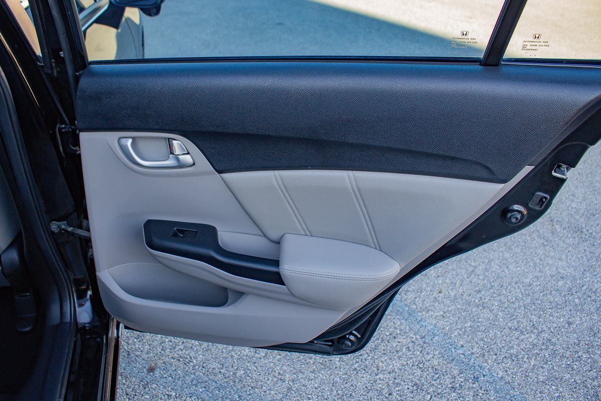 Photo 20 of this Honda Civic Sedan