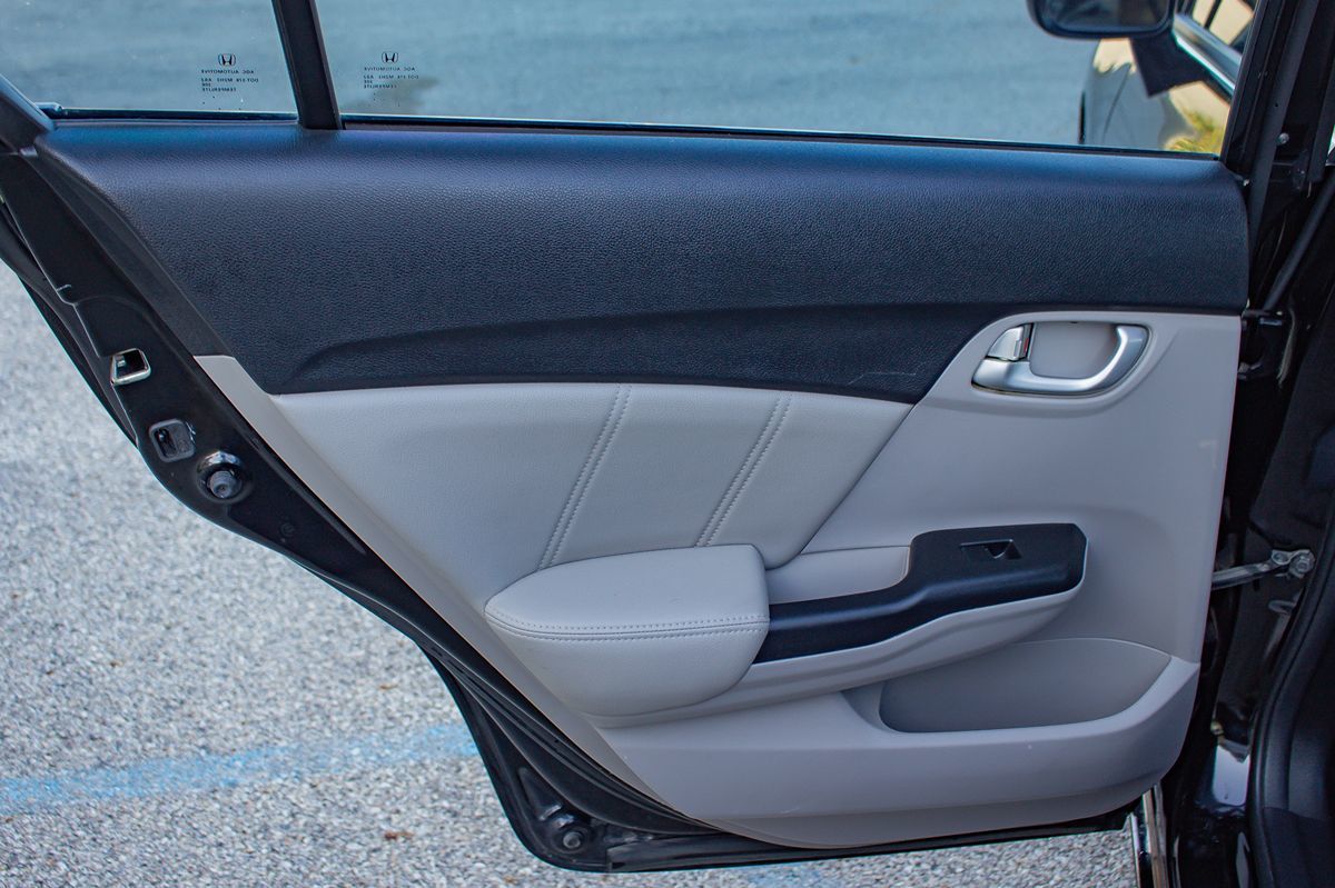 Photo 15 of this Honda Civic Sedan