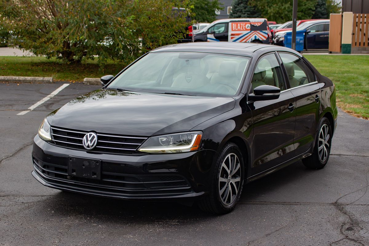 Photo 3 of this Volkswagen Jetta