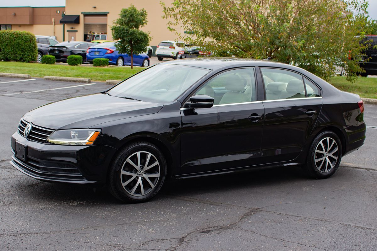 Photo 4 of this Volkswagen Jetta