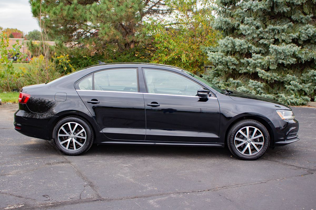 Photo 11 of this Volkswagen Jetta