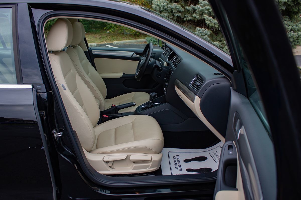 Photo 19 of this Volkswagen Jetta