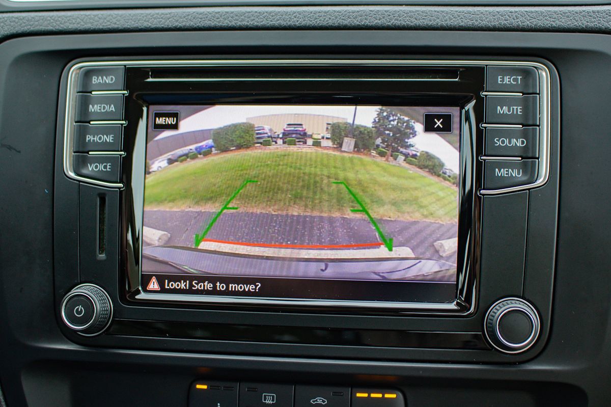 Photo 27 of this Volkswagen Jetta