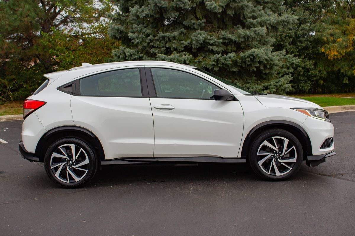 Photo 11 of this Honda HR-V