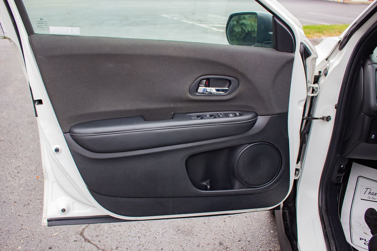 Photo 13 of this Honda HR-V