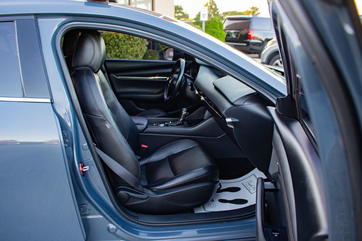 Photo 18 of this Mazda Mazda3 Hatchback