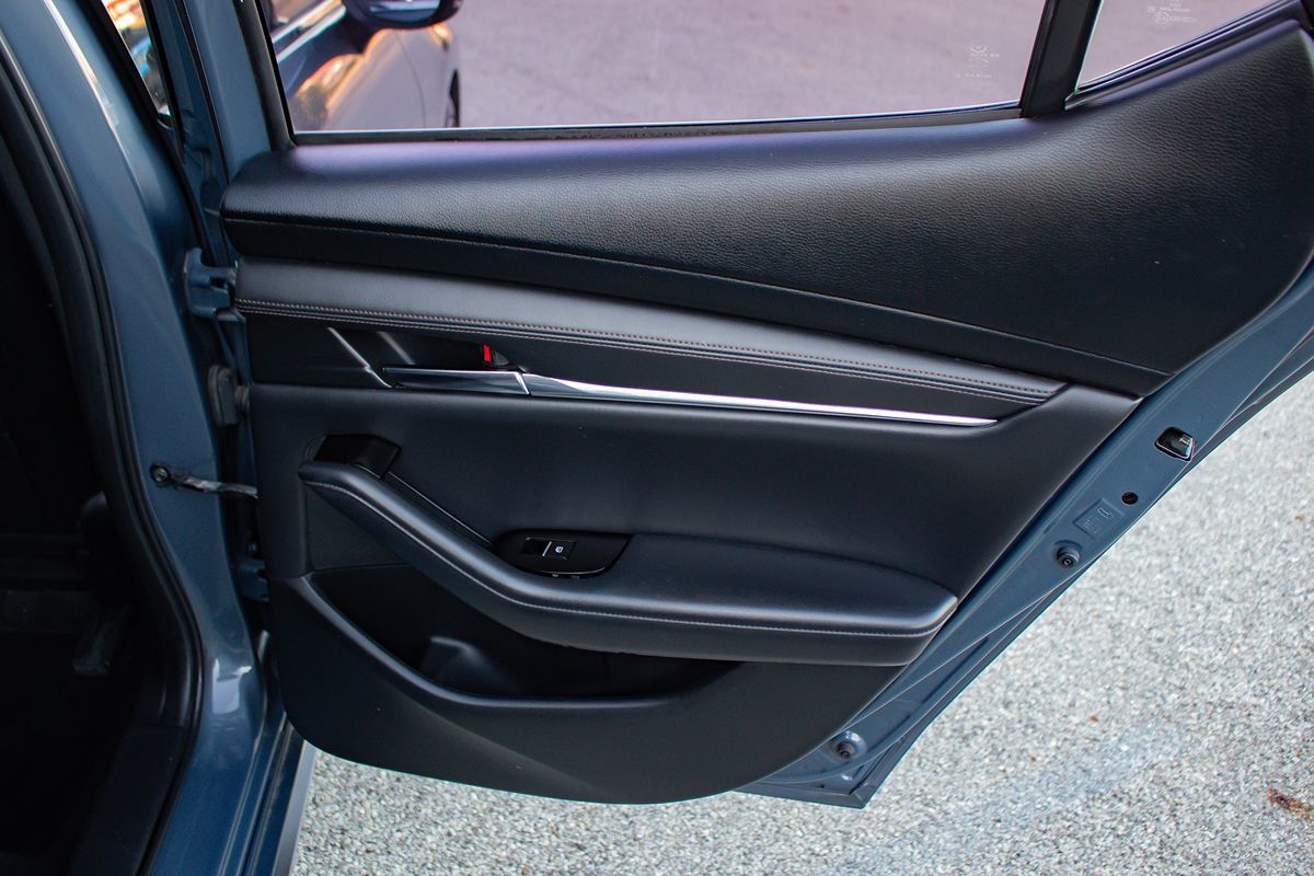 Photo 17 of this Mazda Mazda3 Hatchback