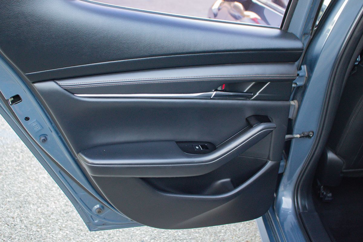 Photo 15 of this Mazda Mazda3 Hatchback