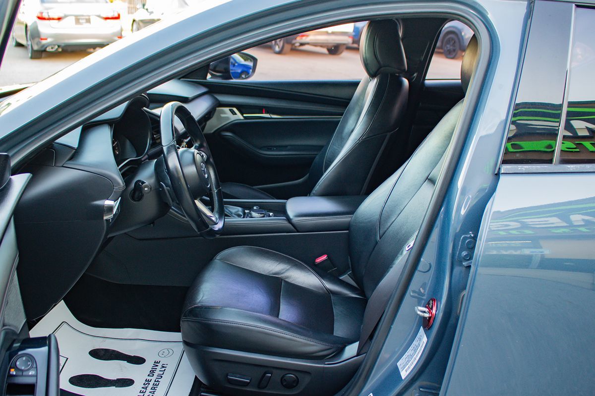 Photo 12 of this Mazda Mazda3 Hatchback