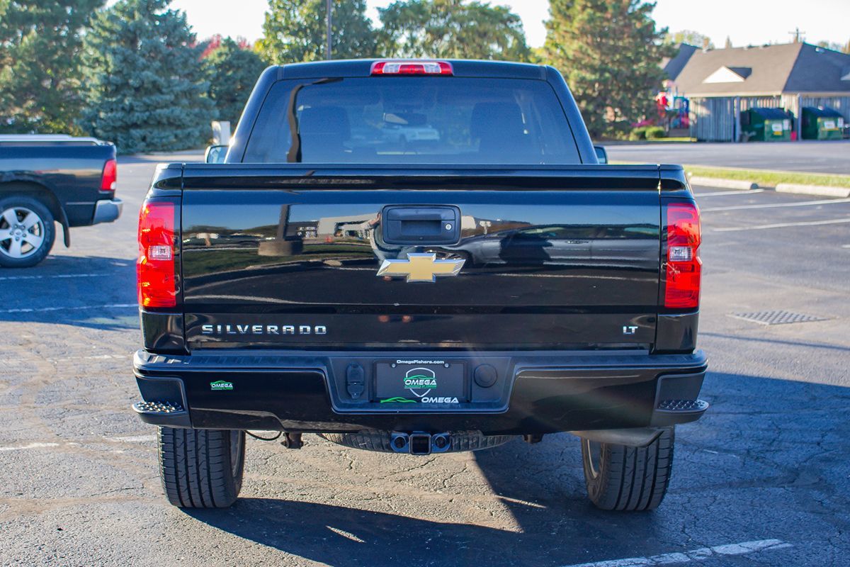 Photo 8 of this Chevrolet Silverado 1500