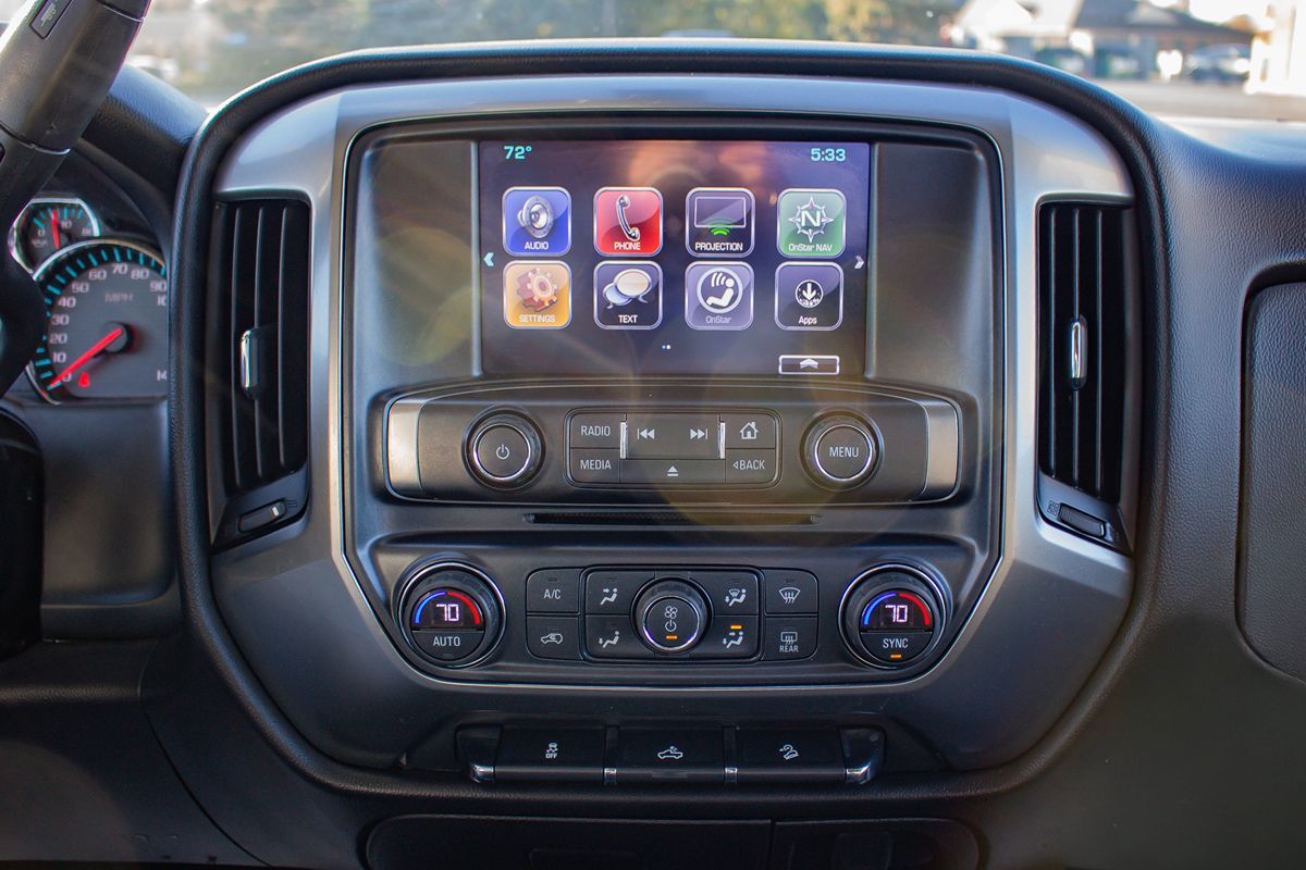Photo 22 of this Chevrolet Silverado 1500