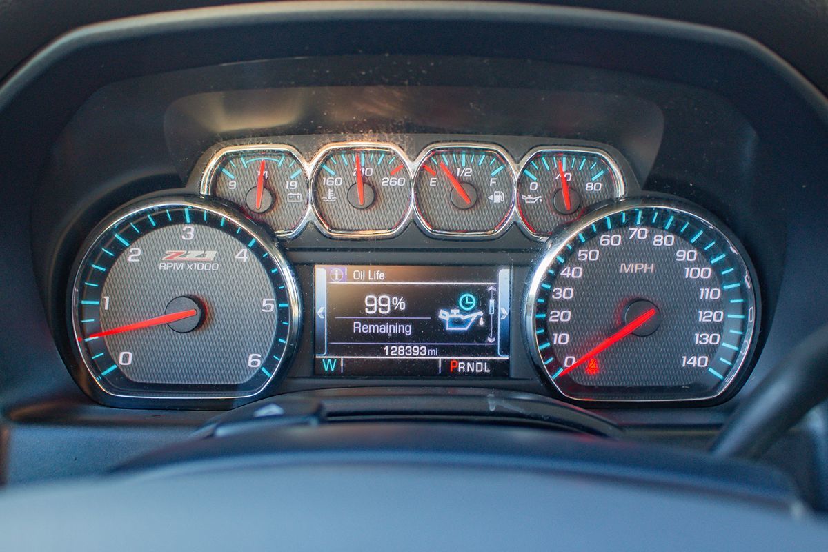 Photo 19 of this Chevrolet Silverado 1500
