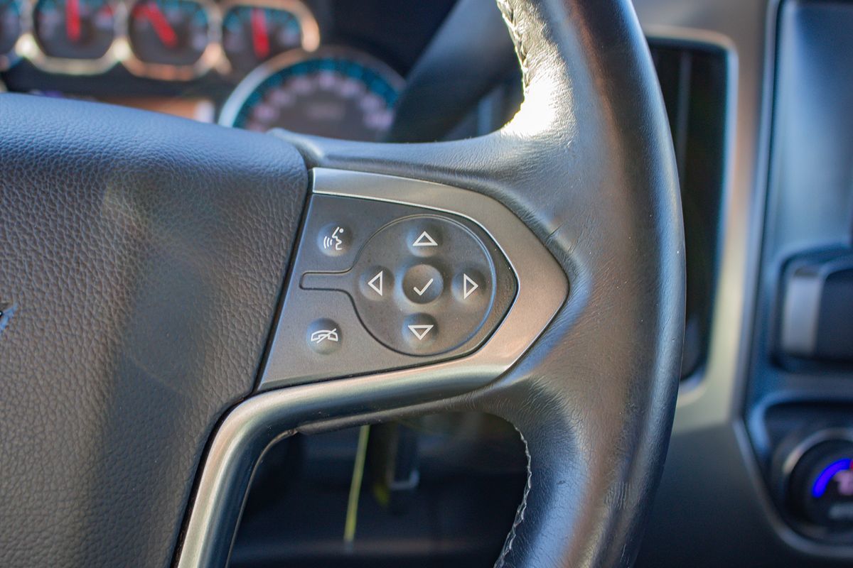 Photo 21 of this Chevrolet Silverado 1500