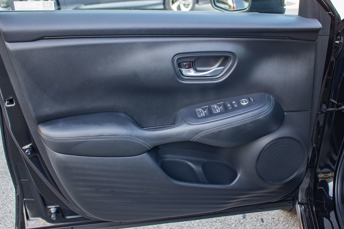 Photo 13 of this Honda HR-V