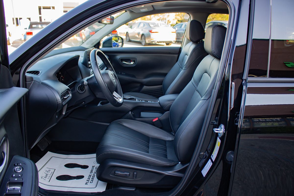 Photo 12 of this Honda HR-V