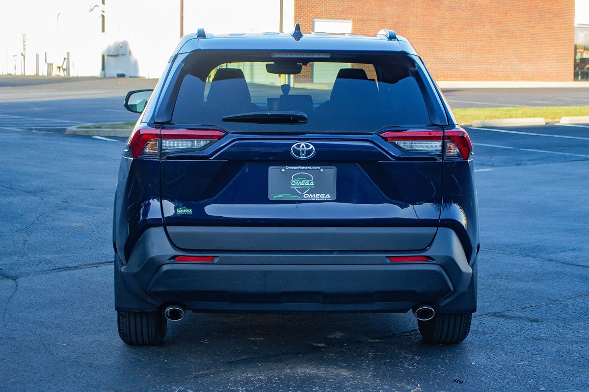 Photo 8 of this Toyota RAV4
