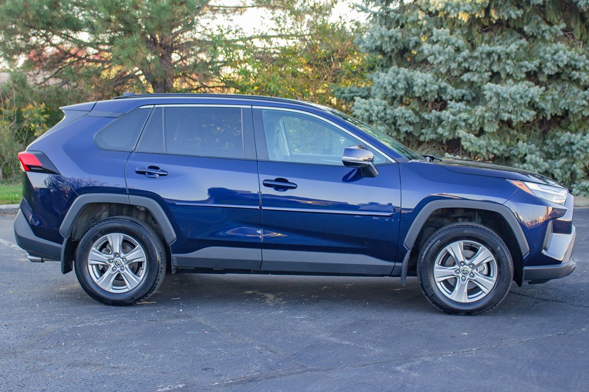 Photo 11 of this Toyota RAV4