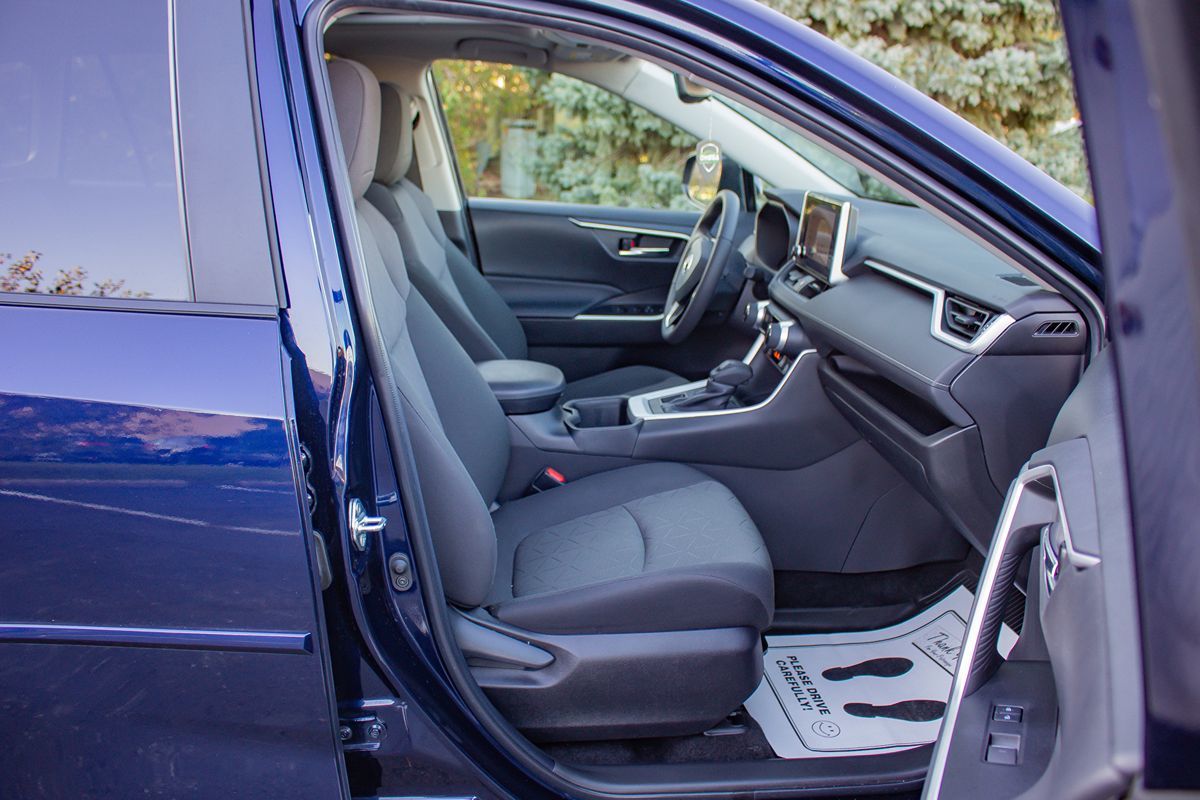 Photo 18 of this Toyota RAV4