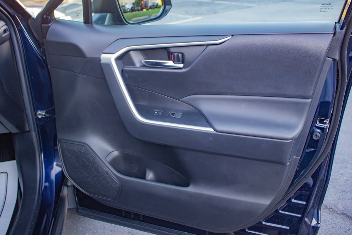 Photo 19 of this Toyota RAV4