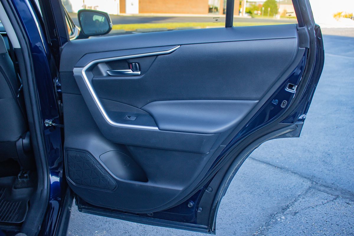 Photo 17 of this Toyota RAV4