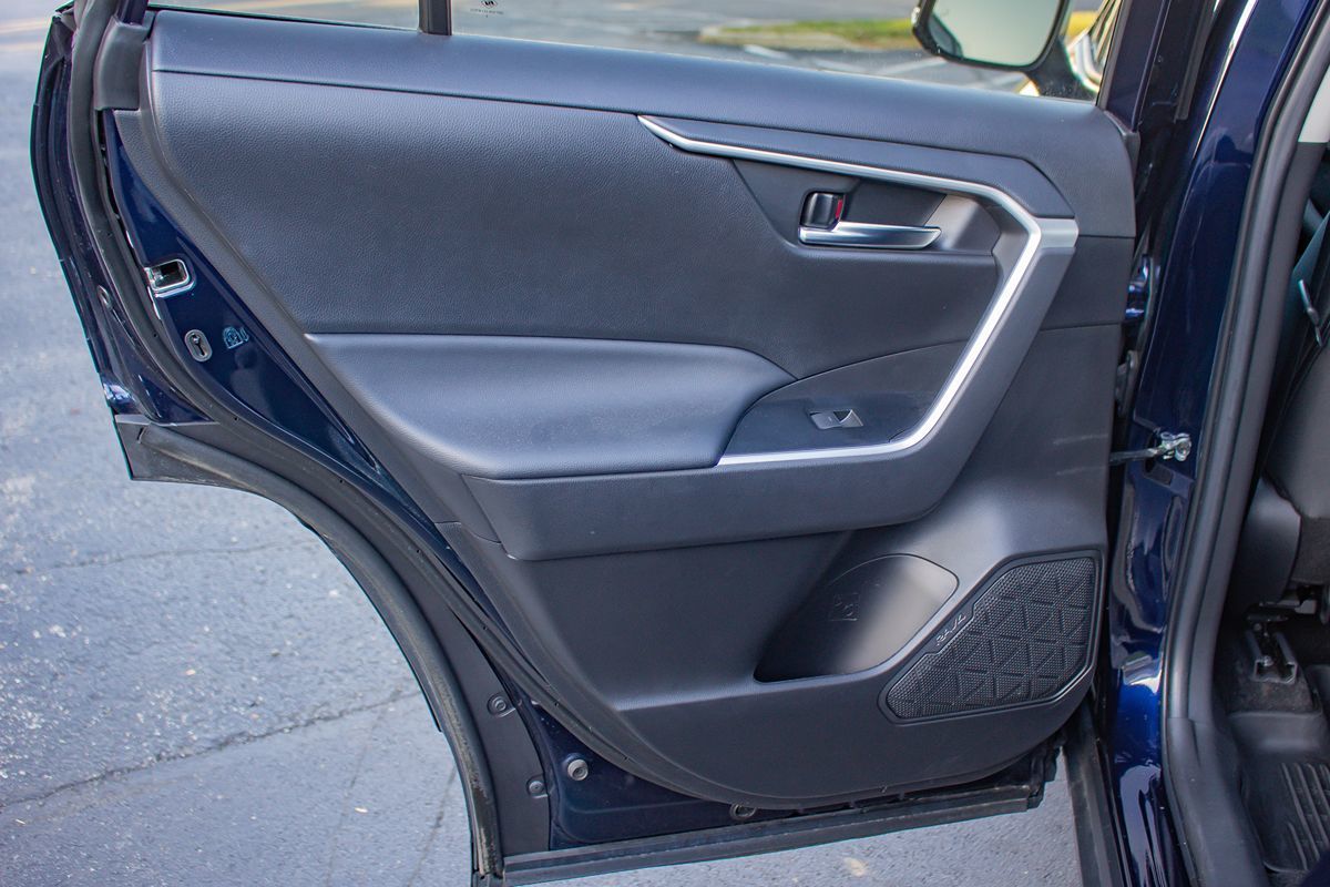 Photo 15 of this Toyota RAV4