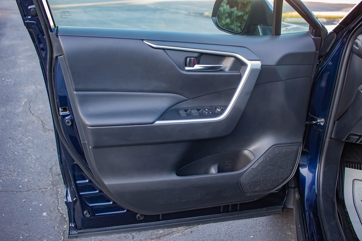 Photo 13 of this Toyota RAV4
