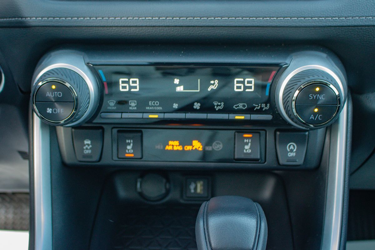 Photo 28 of this Toyota RAV4