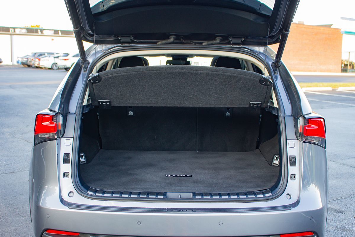 Photo 16 of this Lexus NX 300