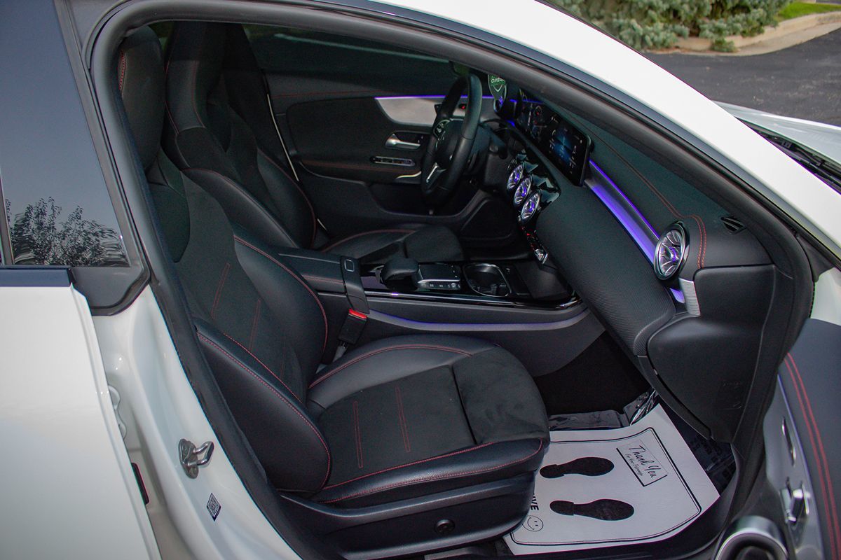 Photo 15 of this Mercedes-Benz CLA 250