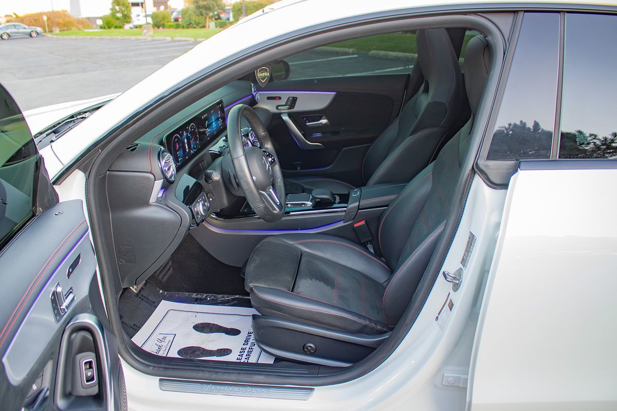 Photo 11 of this Mercedes-Benz CLA 250