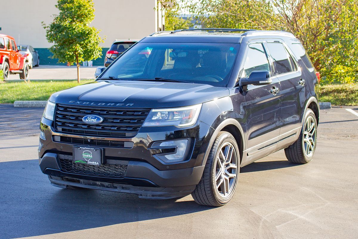 Photo 3 of this Ford Explorer