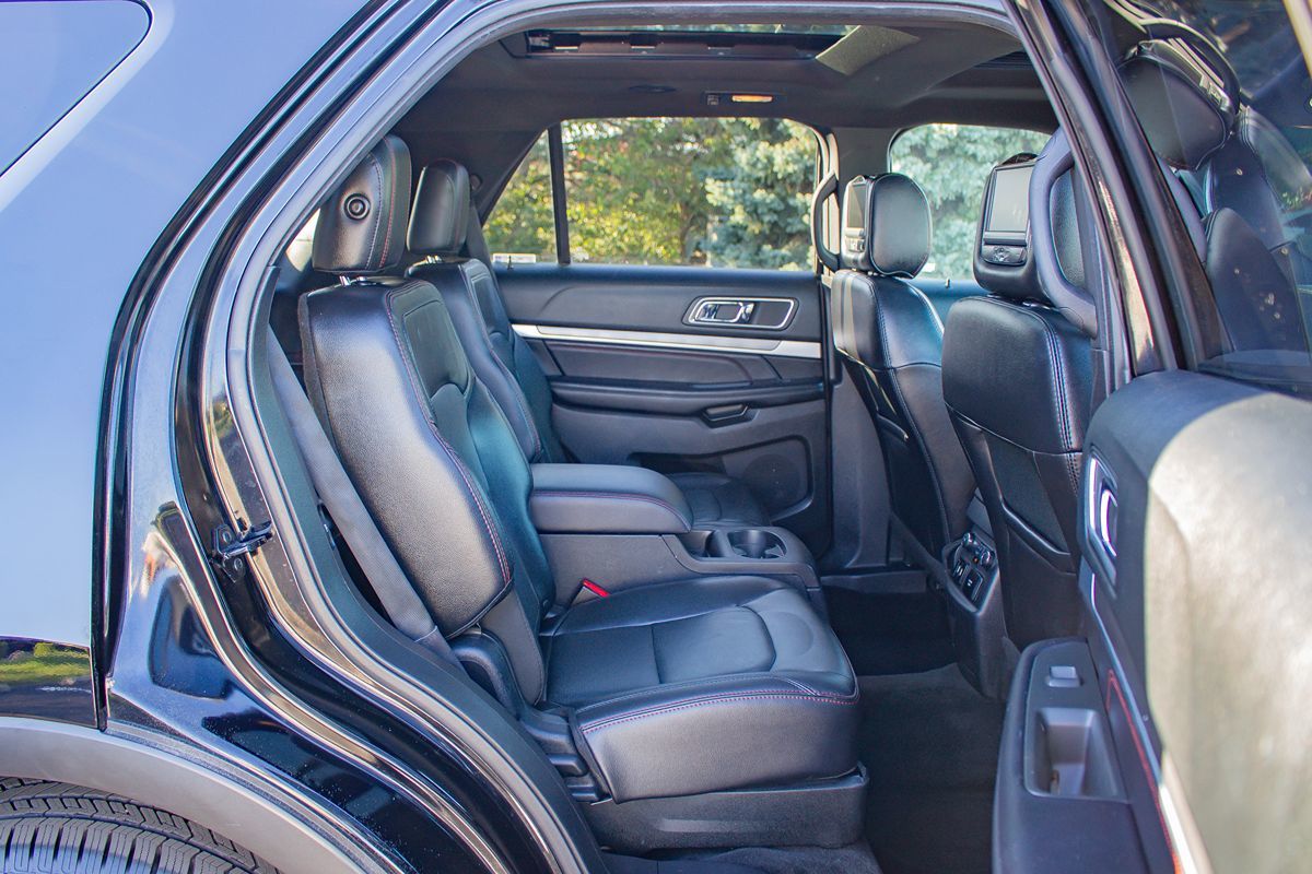 Photo 18 of this Ford Explorer