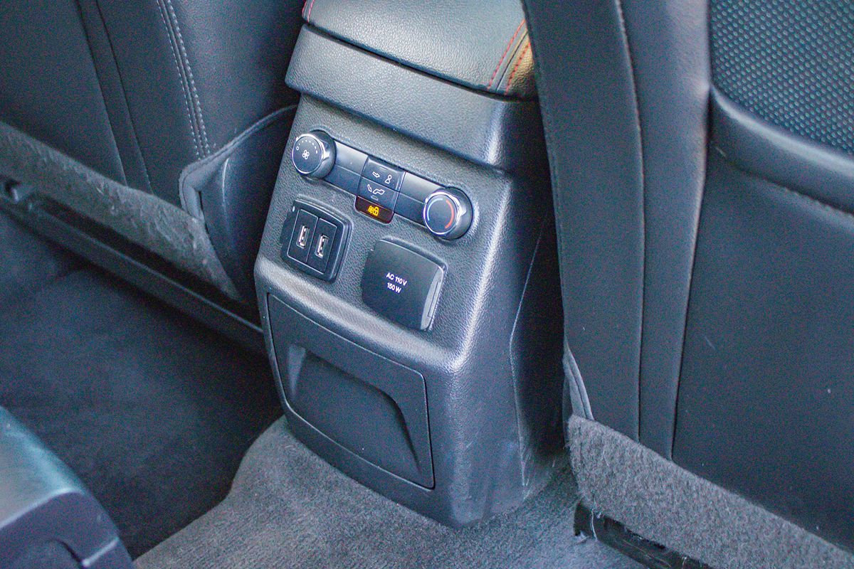Photo 33 of this Ford Explorer