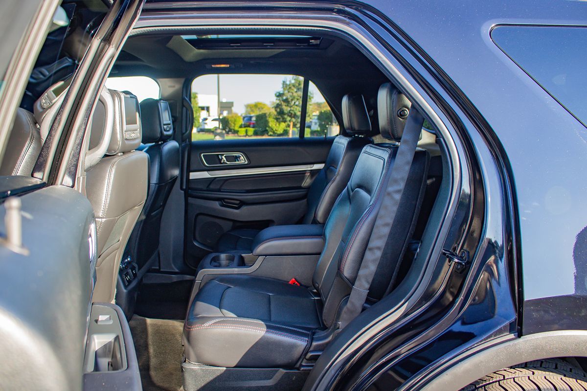 Photo 14 of this Ford Explorer