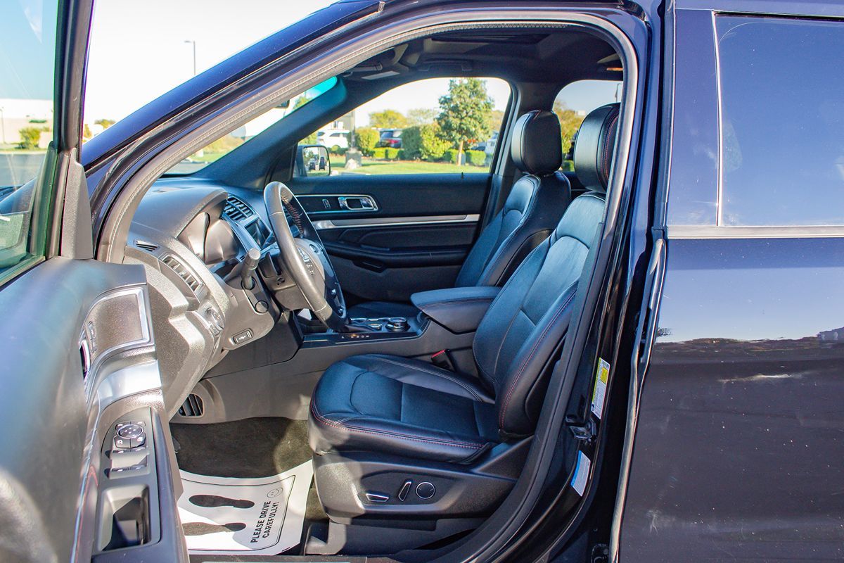 Photo 12 of this Ford Explorer