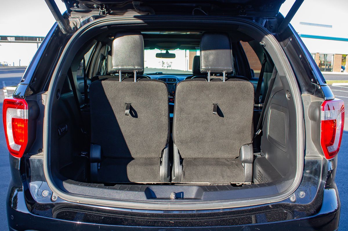 Photo 16 of this Ford Explorer