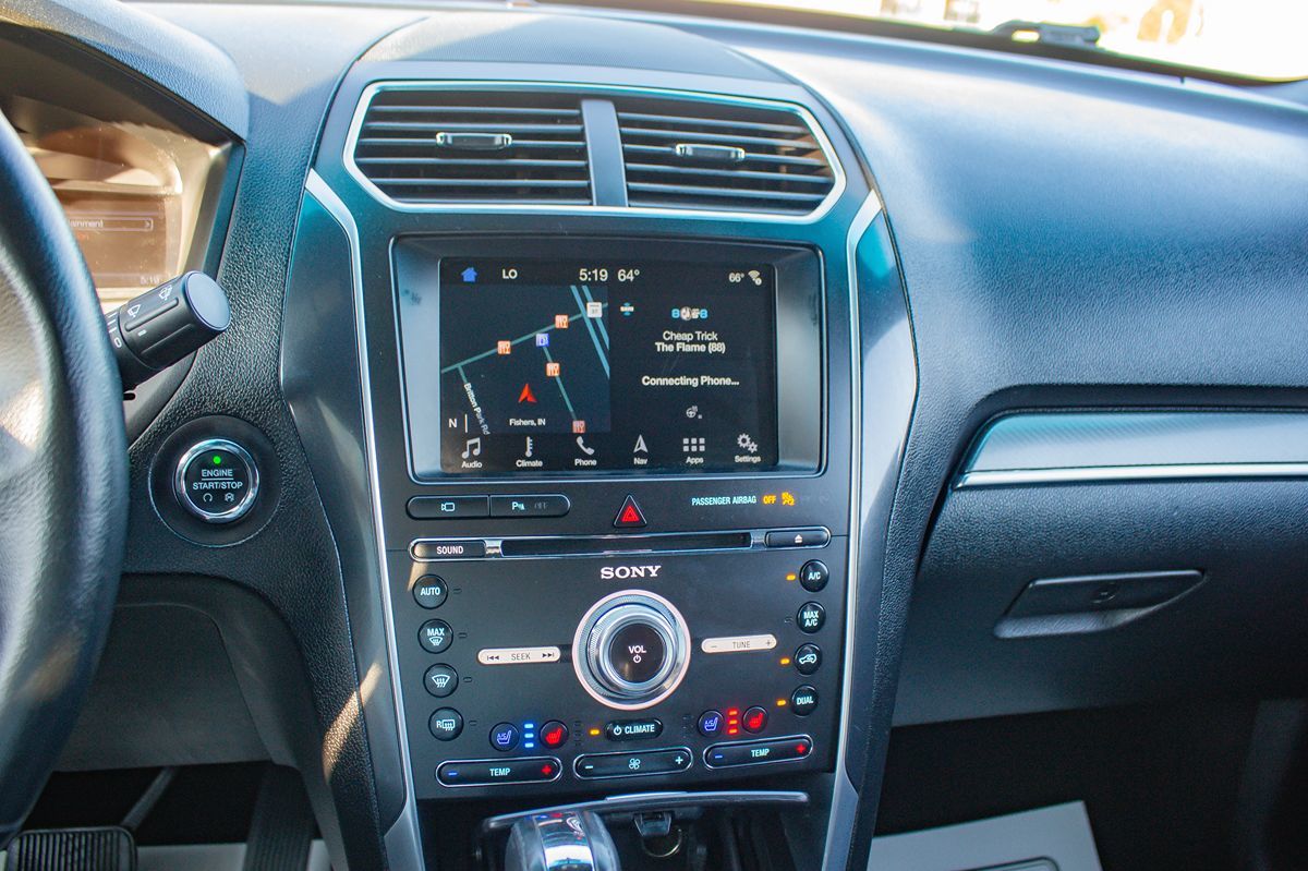 Photo 28 of this Ford Explorer