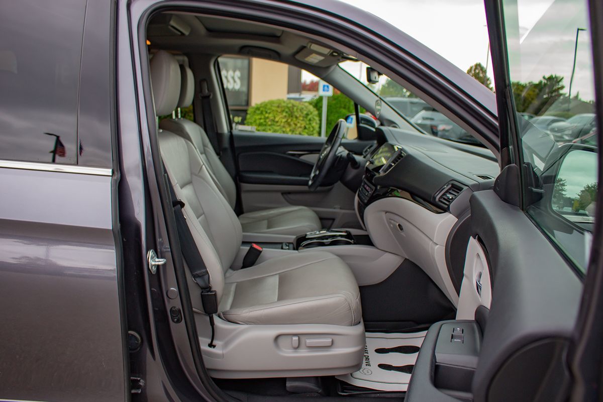 Photo 20 of this Honda Pilot