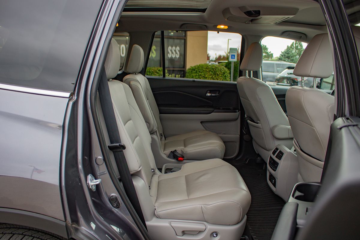 Photo 18 of this Honda Pilot