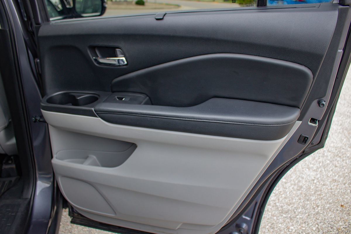 Photo 19 of this Honda Pilot