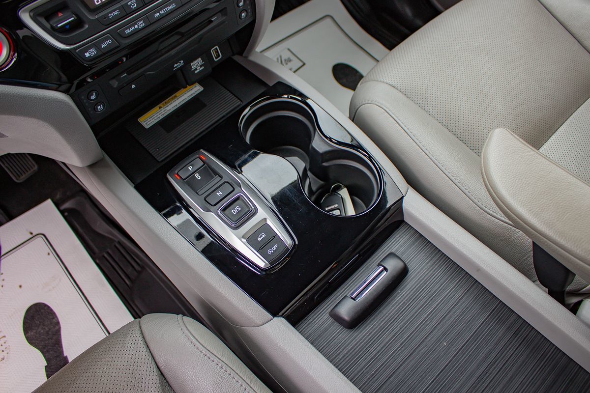 Photo 32 of this Honda Pilot