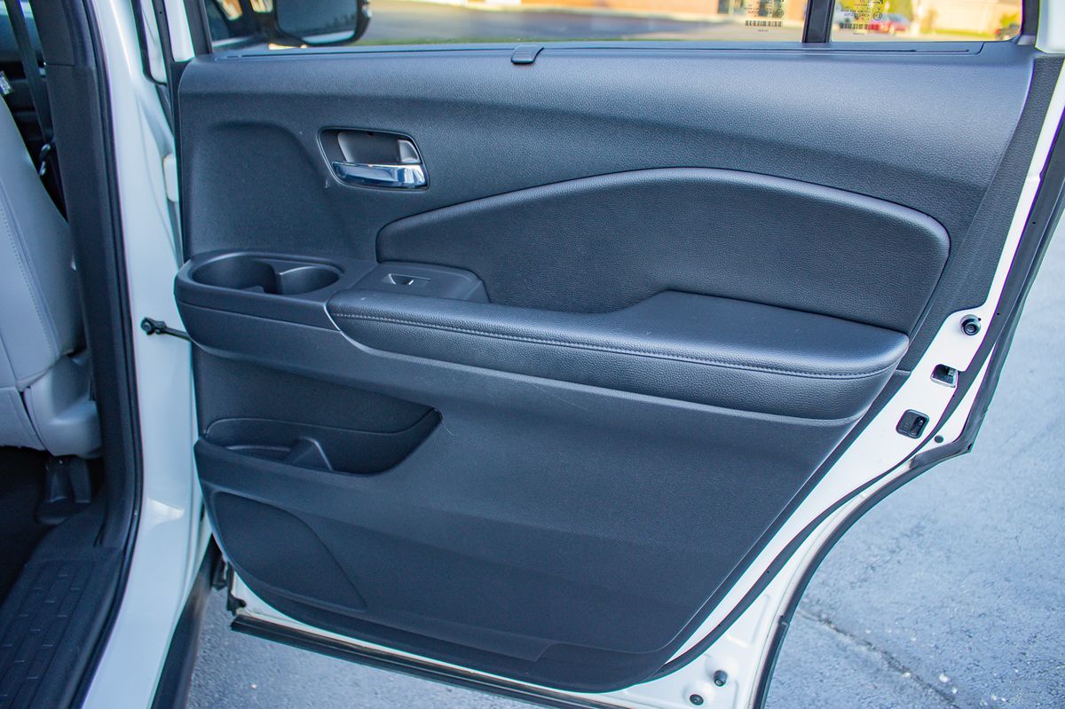 Photo 18 of this Honda Passport