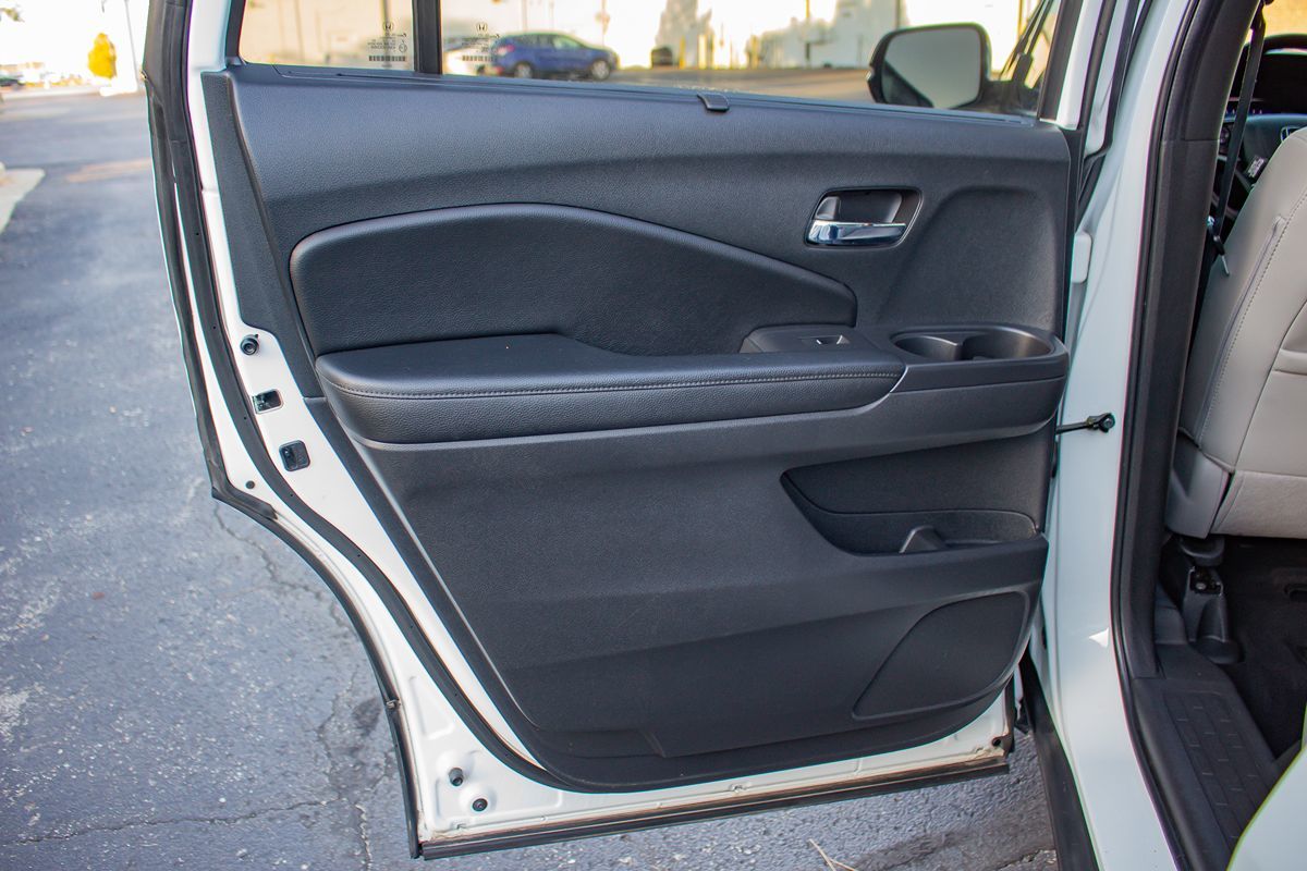 Photo 15 of this Honda Passport