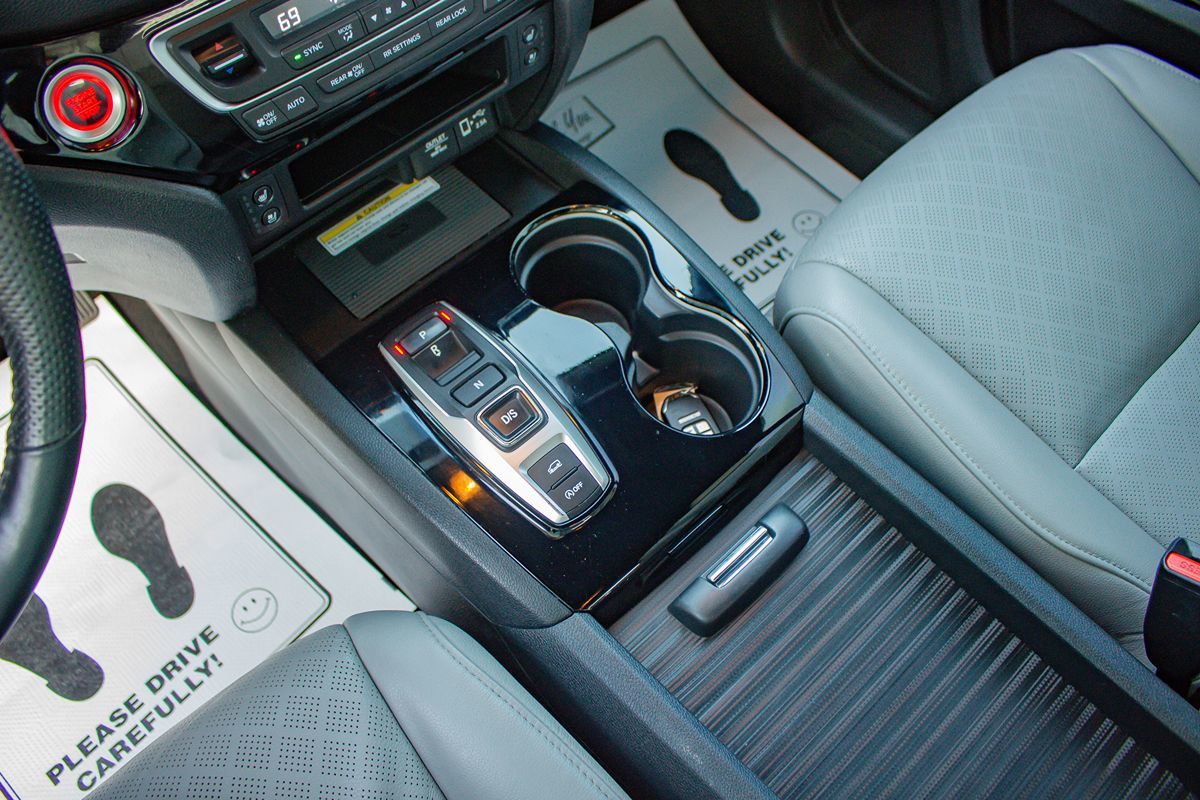 Photo 28 of this Honda Passport